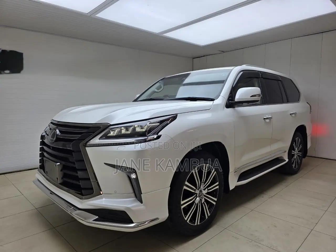 Lexus LX 570 (5 seats) AWD 2019 Pearl