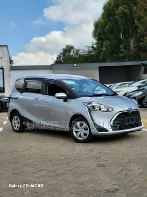 Toyota Sienta 2020 Silver