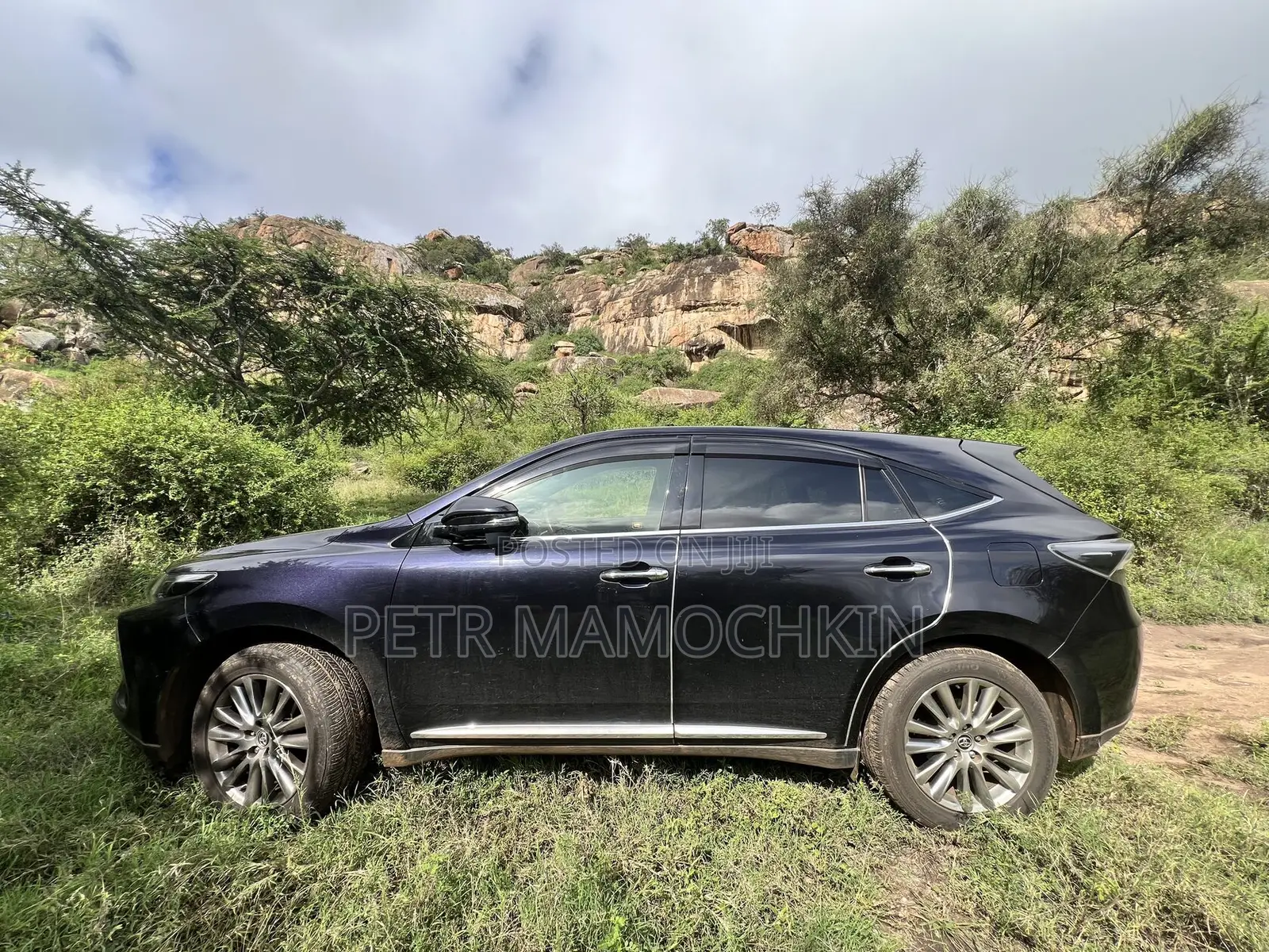 Toyota Harrier 2.0 2017 Black