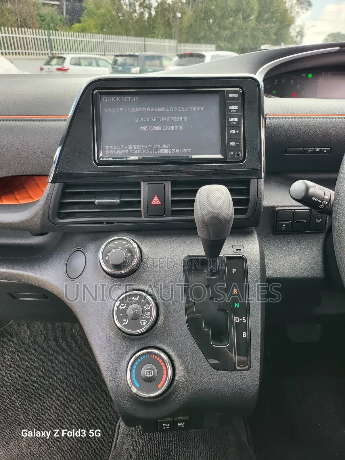 Toyota Sienta 2020 Silver