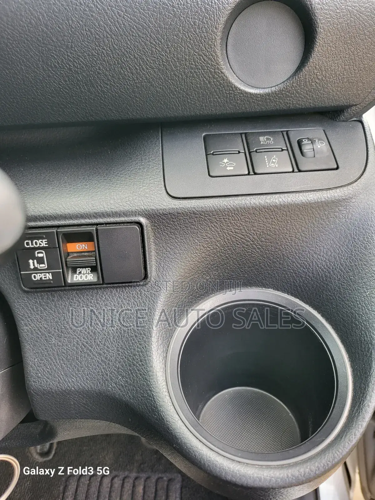 Toyota Sienta 2020 Silver