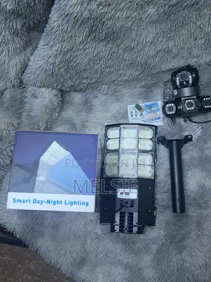 Triple Lens 4g Solar Security Camera With PTZ and Floodlight