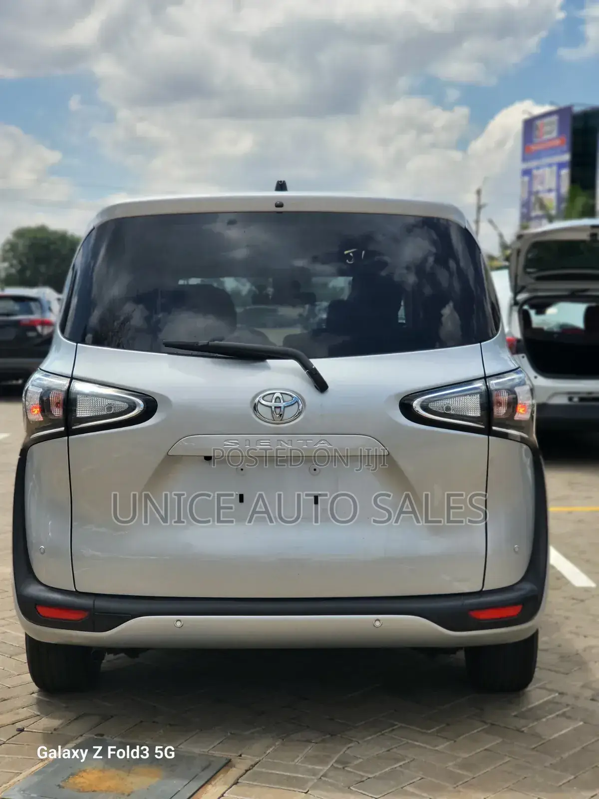 Toyota Sienta 2020 Silver