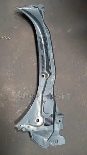 Honda Vezel Wiper Panel