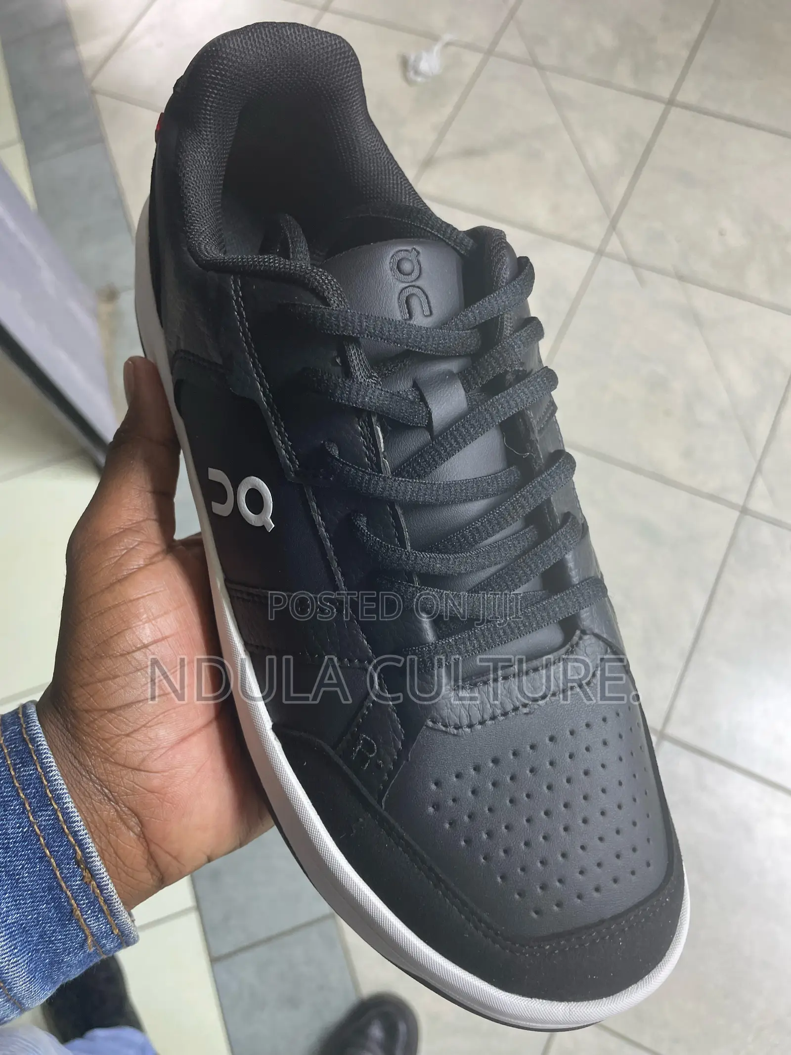 On Cloud Roger Federer Clubhouse Sneakers