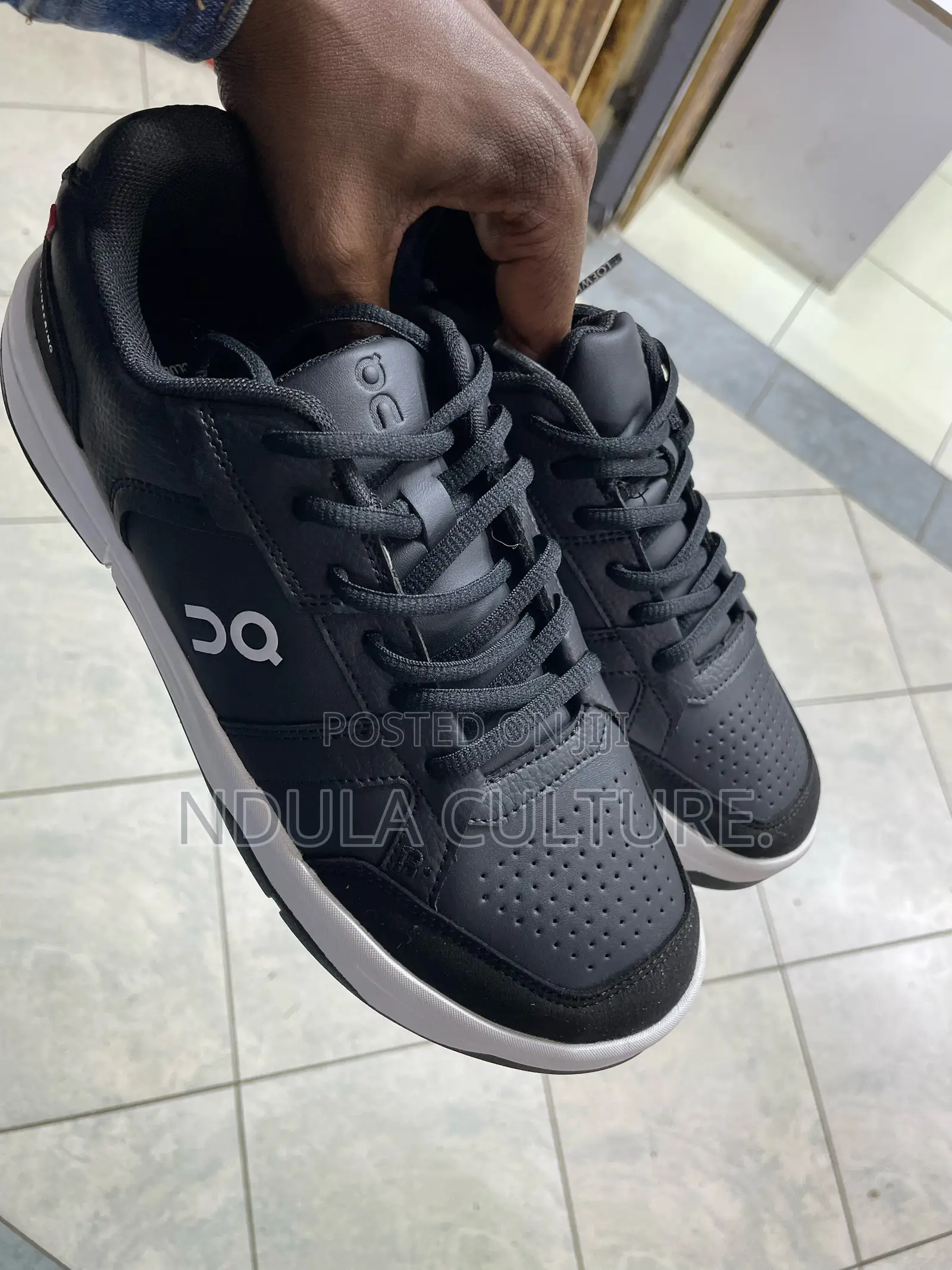 On Cloud Roger Federer Clubhouse Sneakers