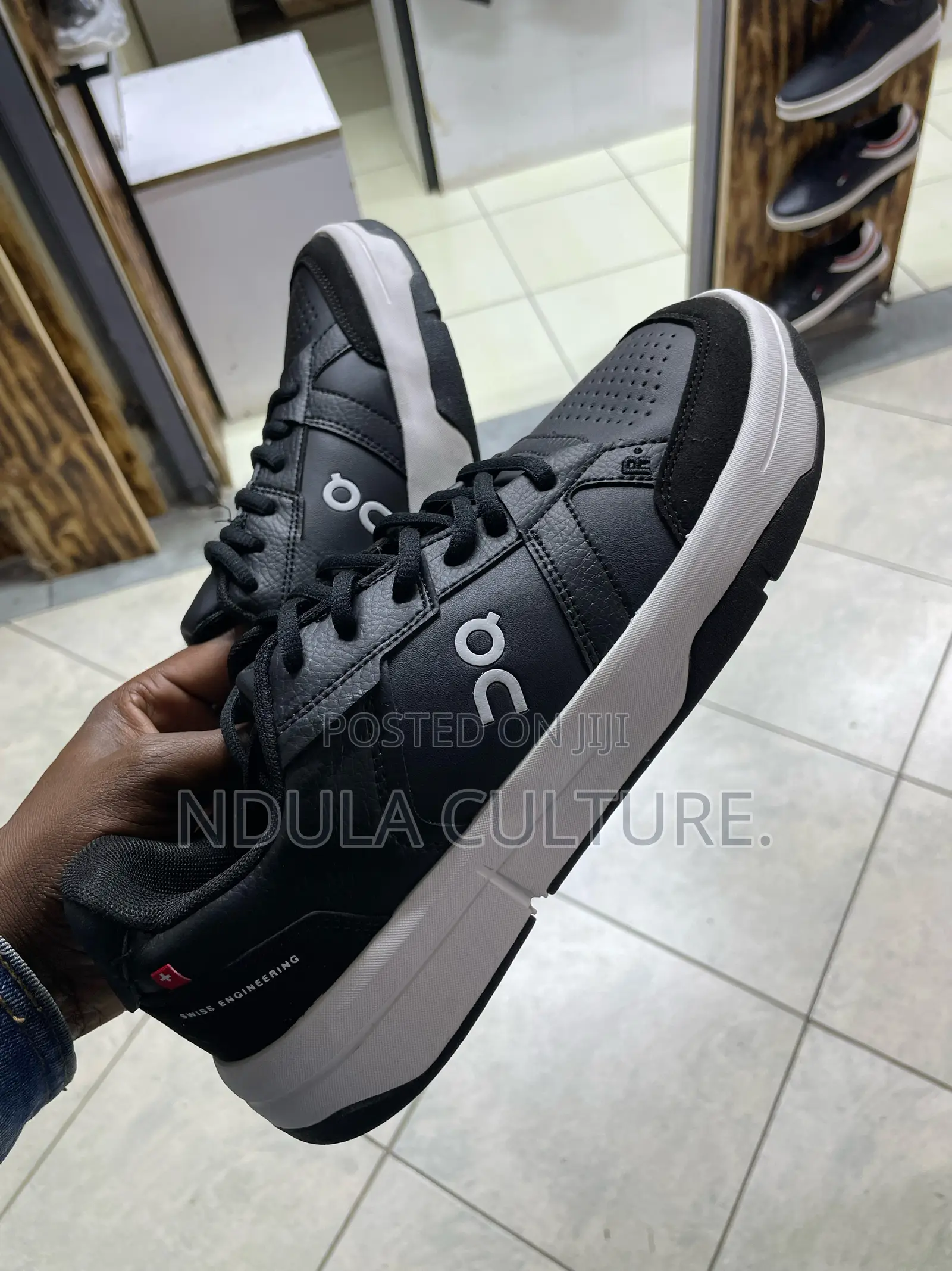 On Cloud Roger Federer Clubhouse Sneakers