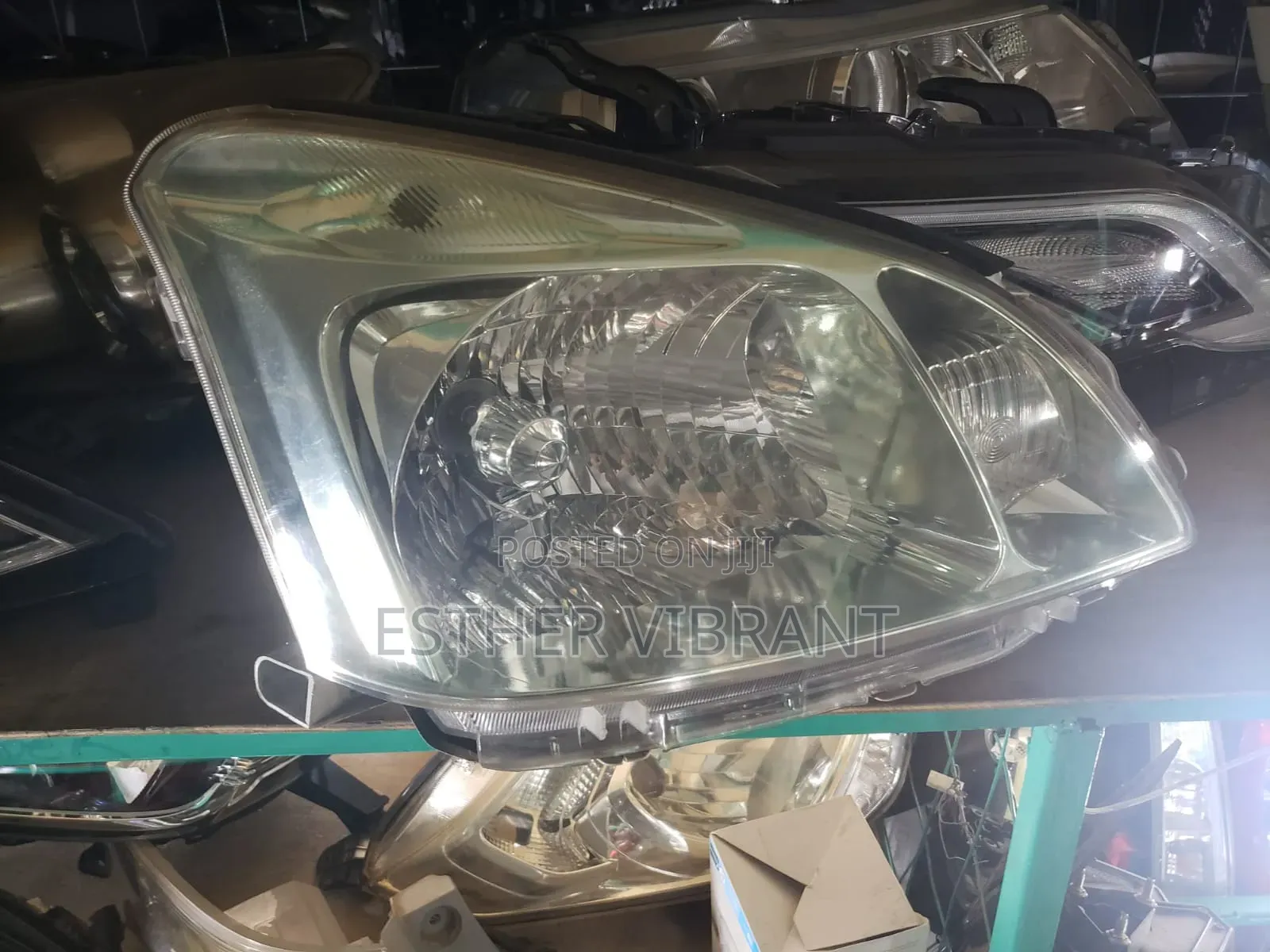 Premio 240 2005 Headlight