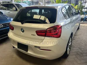 BMW 118i 2018 Off white