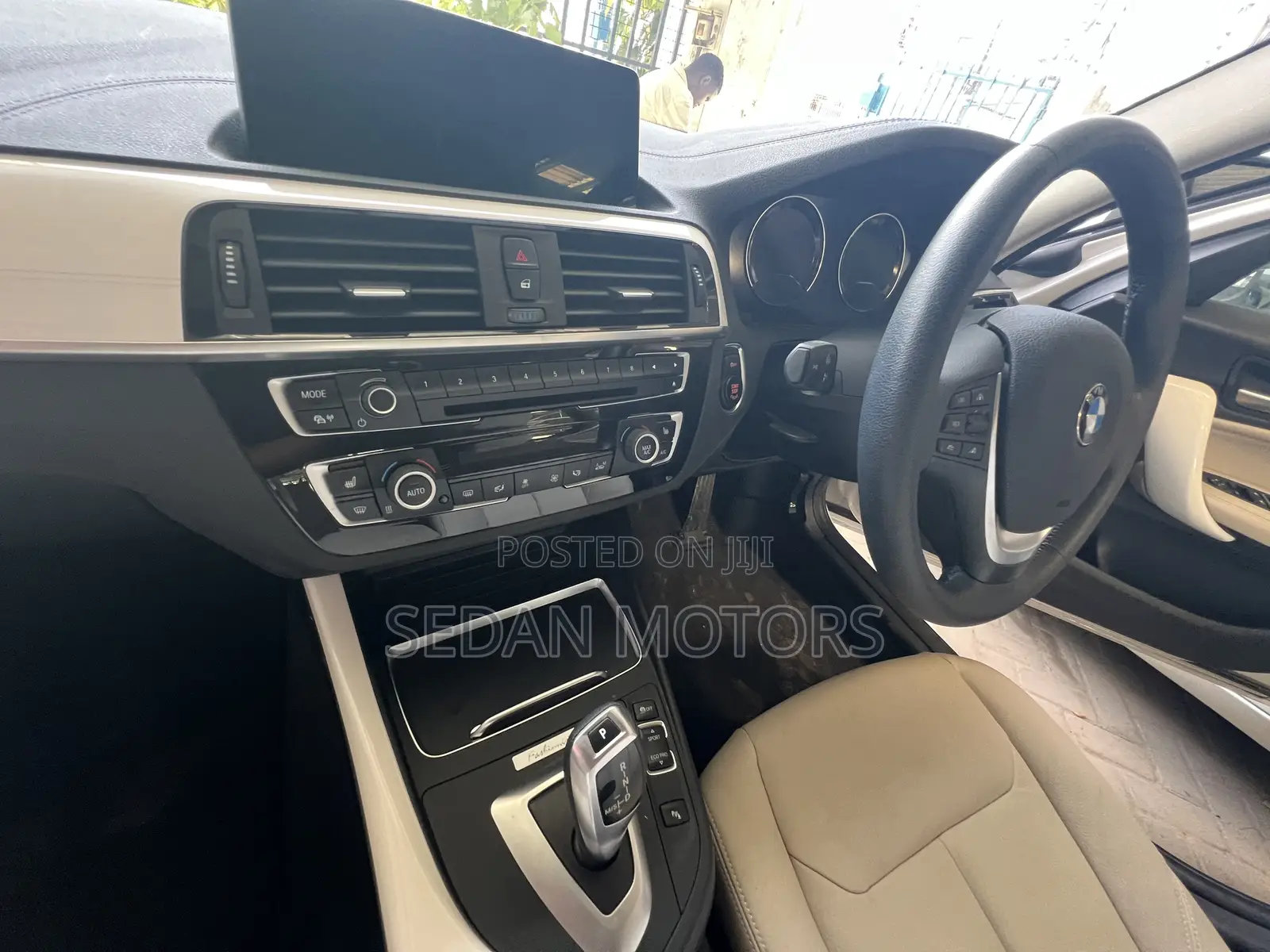 BMW 118i 2018 Off white