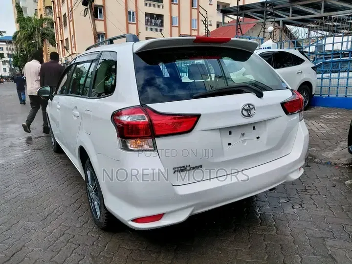 Toyota Corolla Fielder 2019 White