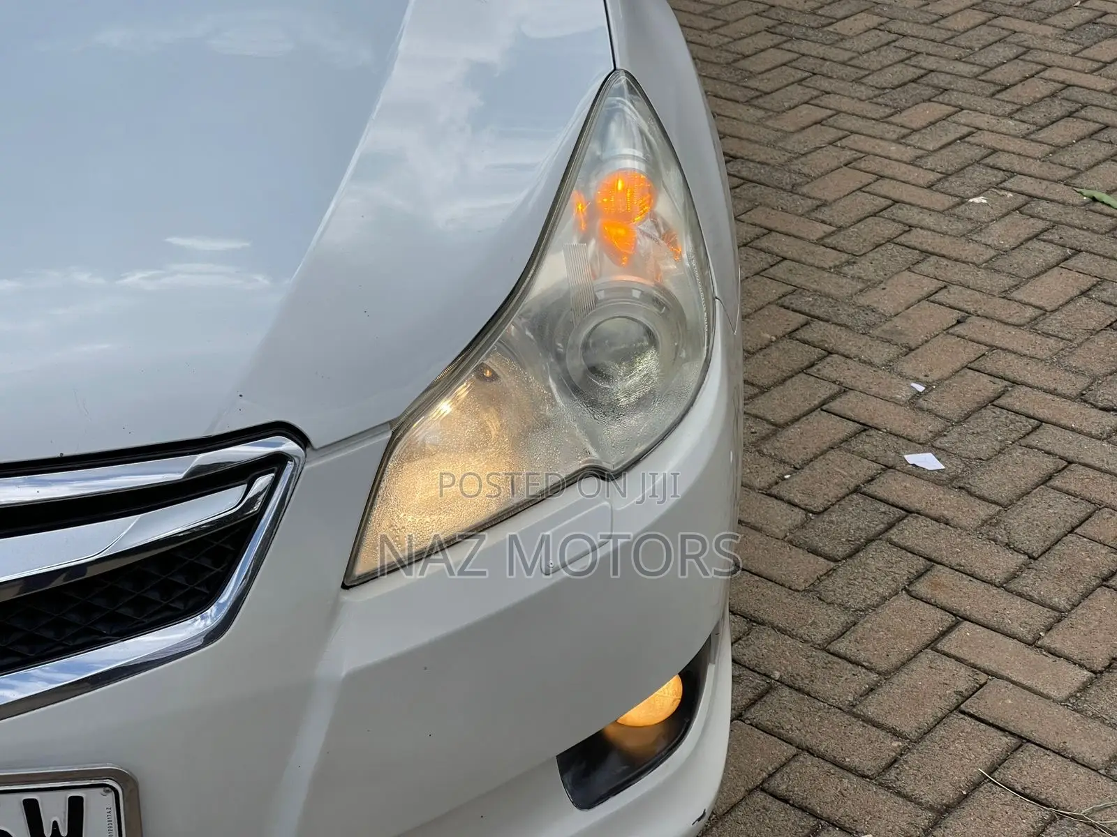 Subaru Legacy 2010 White