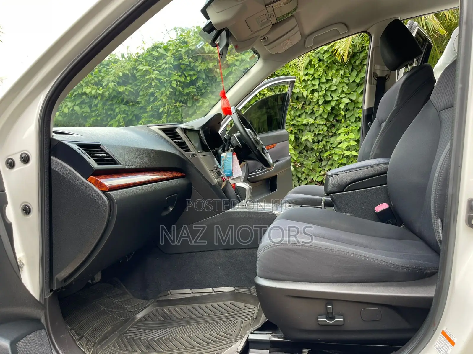 Subaru Legacy 2010 White