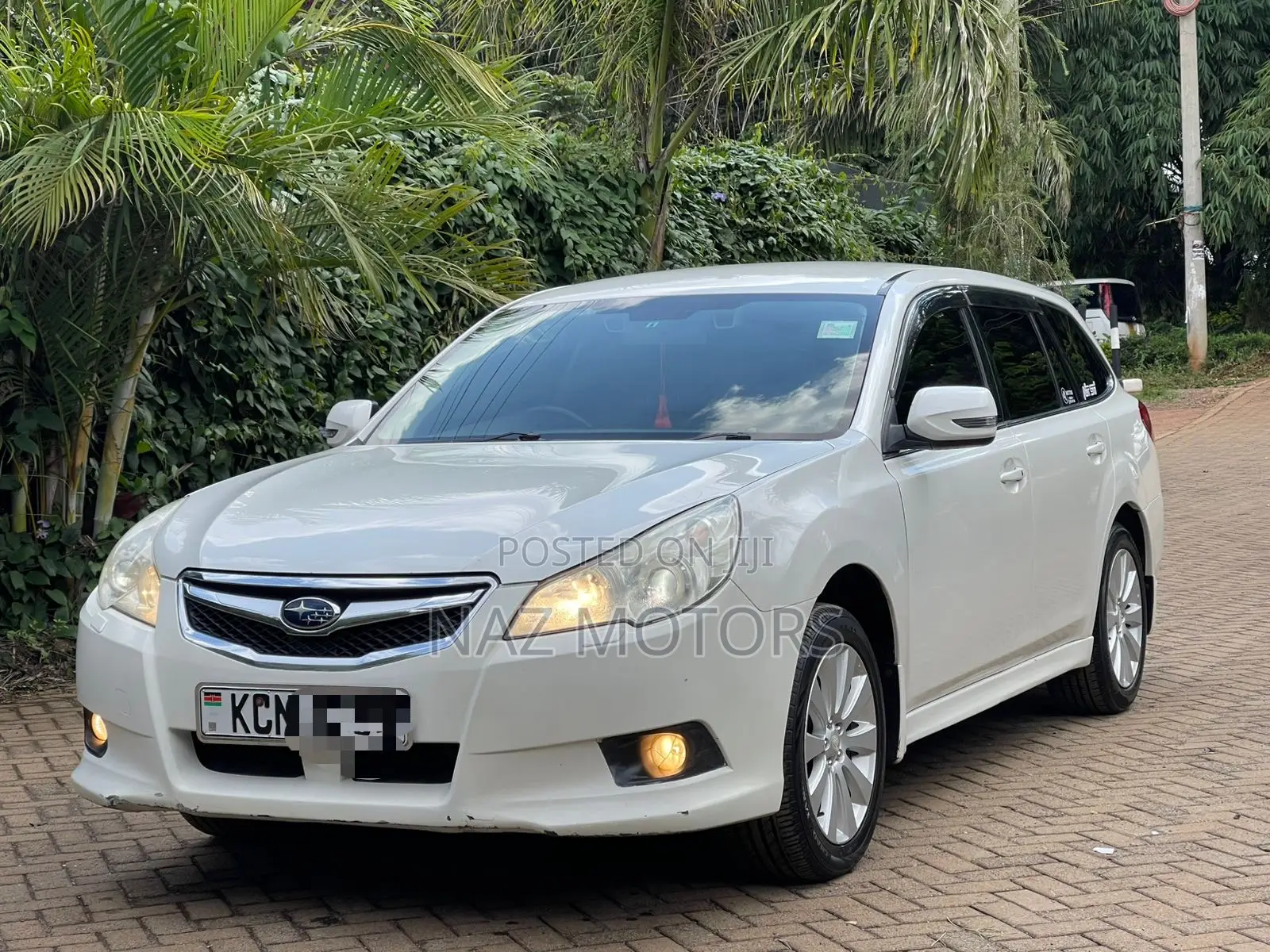 Subaru Legacy 2010 White