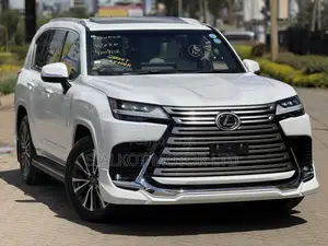 Lexus LX 600 2022 White