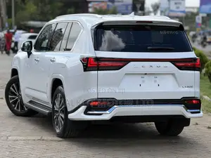Lexus LX 600 2022 White