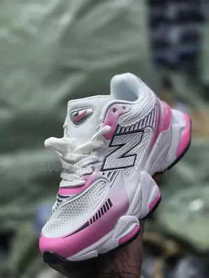 Spot New Balance 2000 Sneakers