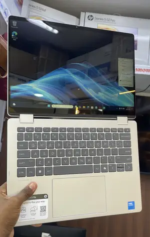 New Laptop HP OmniBook 5 Flip 16GB Intel Core 7 SSD 512GB