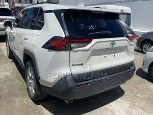 Toyota RAV4 Adventure 2019 White