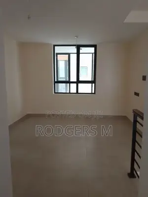 4bdrm Duplex in Spring Valley for rent