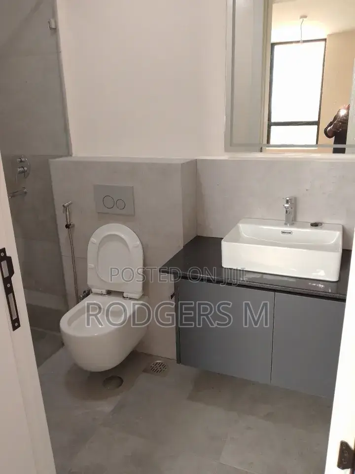 4bdrm Duplex in Spring Valley for rent