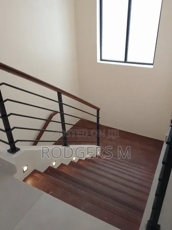 4bdrm Duplex in Spring Valley for rent
