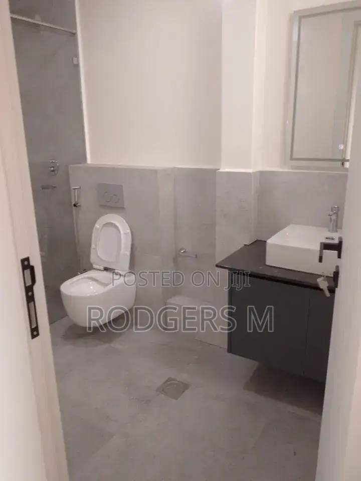 4bdrm Duplex in Spring Valley for rent