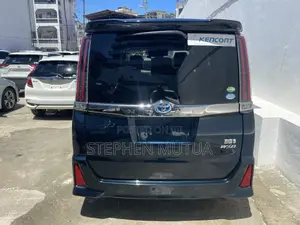 Toyota Noah 1.8 FWD Hybrid (7 seater) 2019 Blue