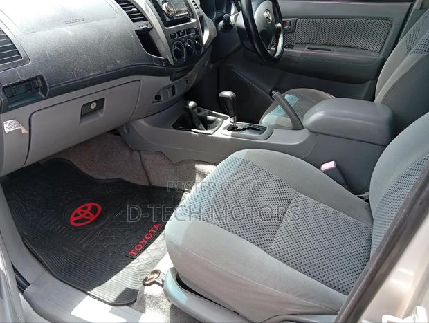 Isuzu Hillux - thumbnail 9