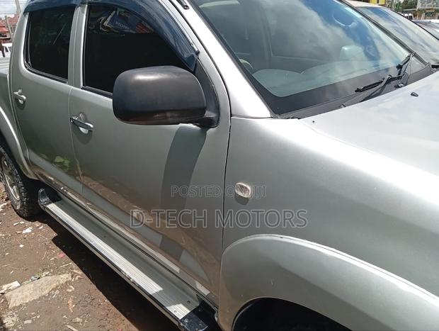 Isuzu Hillux - thumbnail 11