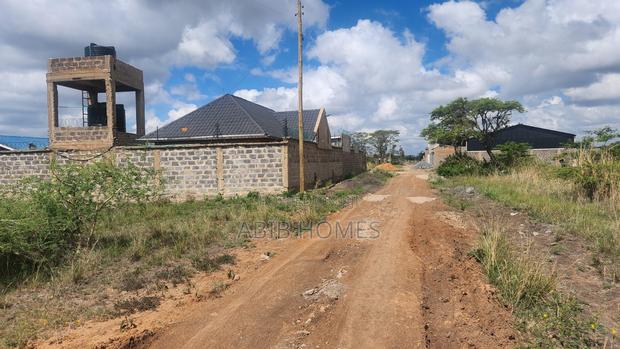 Prime 50x100 Plots in Thika Jomoko (Behind Tibs)– Ready Title –