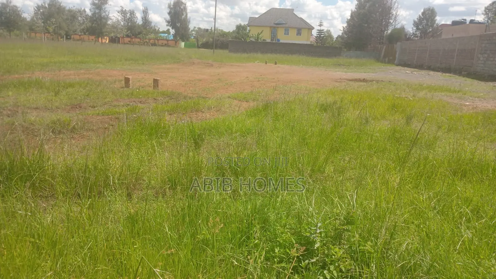Prime 50x100 Plot in Mugutha Near Bustani Bistro – 3.5m – Ready Title