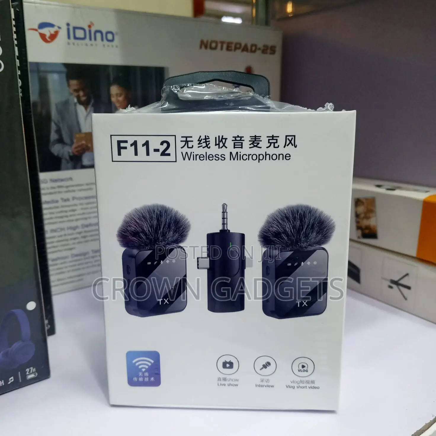 F11-2 Wireless Dual Microphone 3-in-1 Vlogging Interview Kit