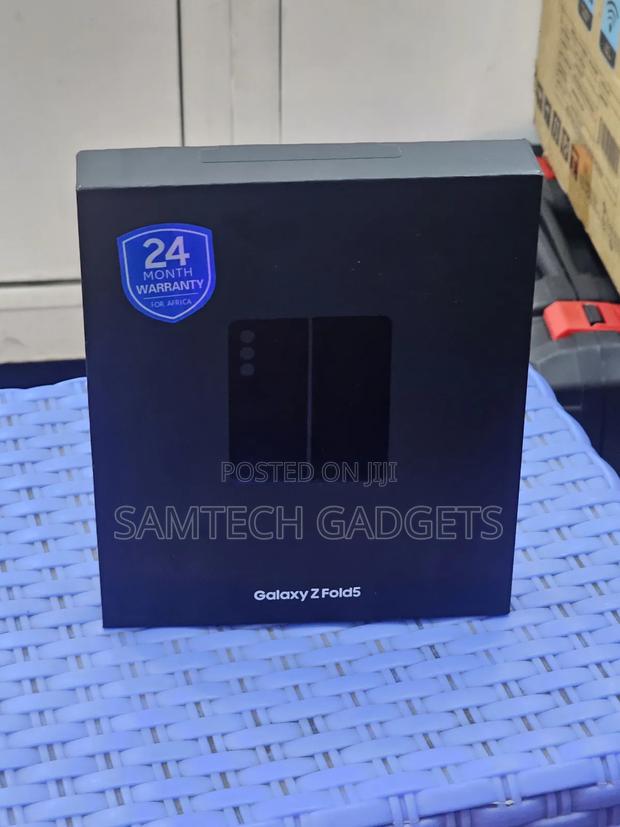 New Samsung Galaxy Z Fold 5 512 GB Black - thumbnail 2