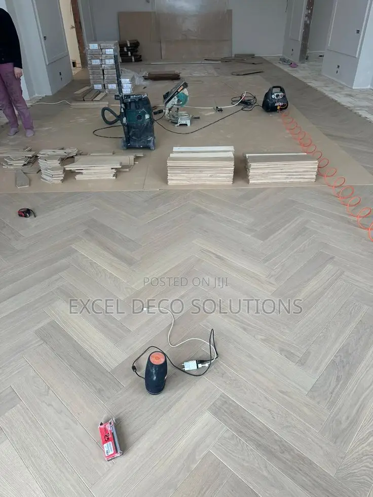 Herringbone SPC Flooring for Modern Homes and Stylish Floor Design Use