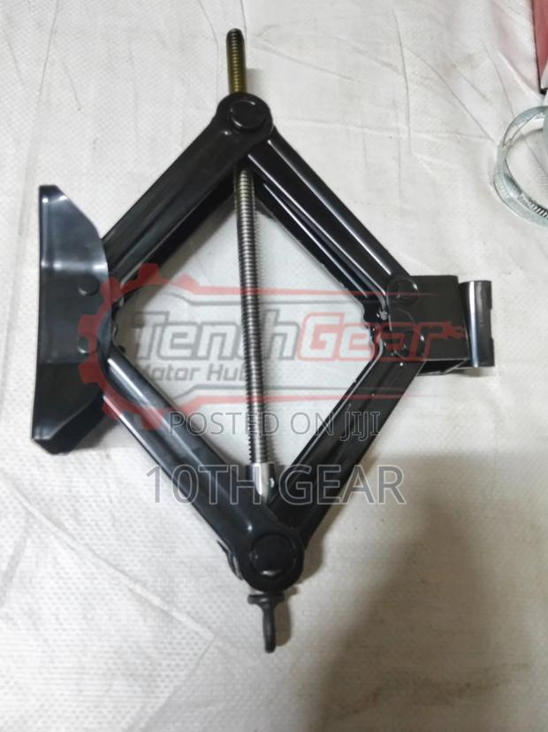 Scissor Jack 1.0 T - main view