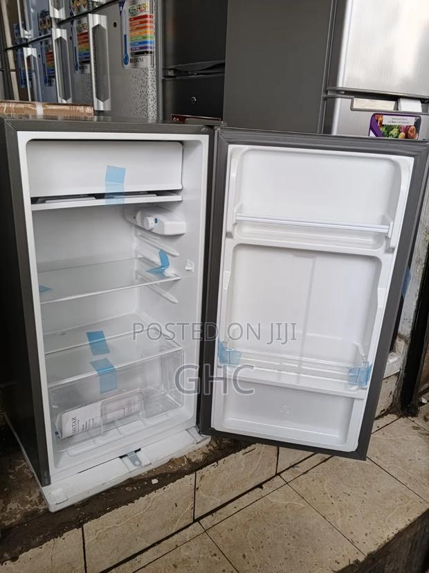 Glamstar Mini Fridge - thumbnail 2