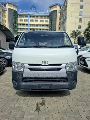 Toyota HiAce 2019 White