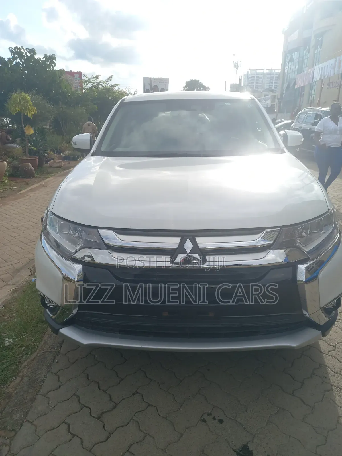 Mitsubishi Outlander 2019 White