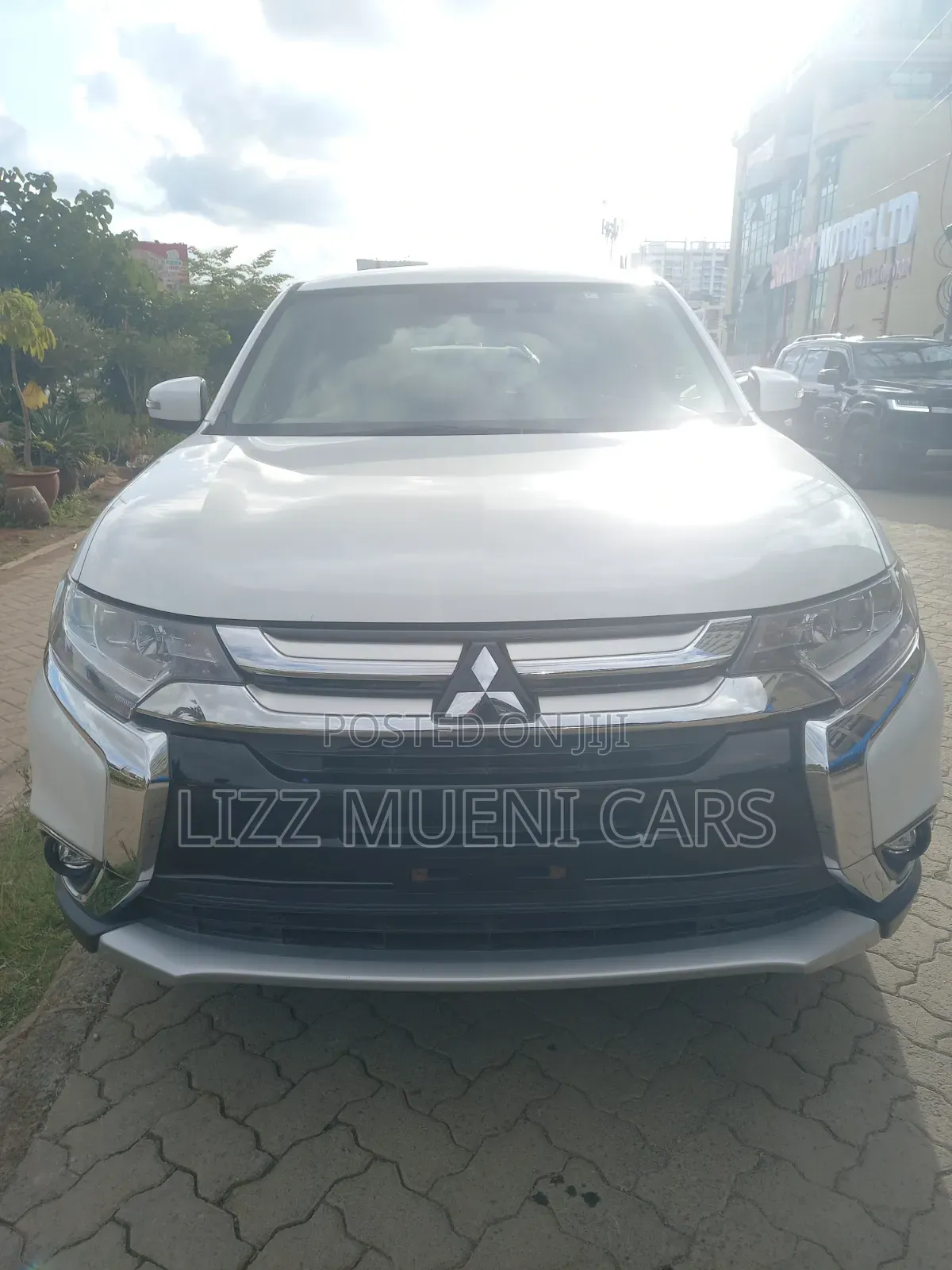 Mitsubishi Outlander 2019 White