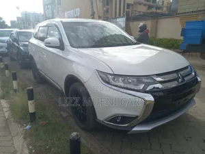 Mitsubishi Outlander 2019 White