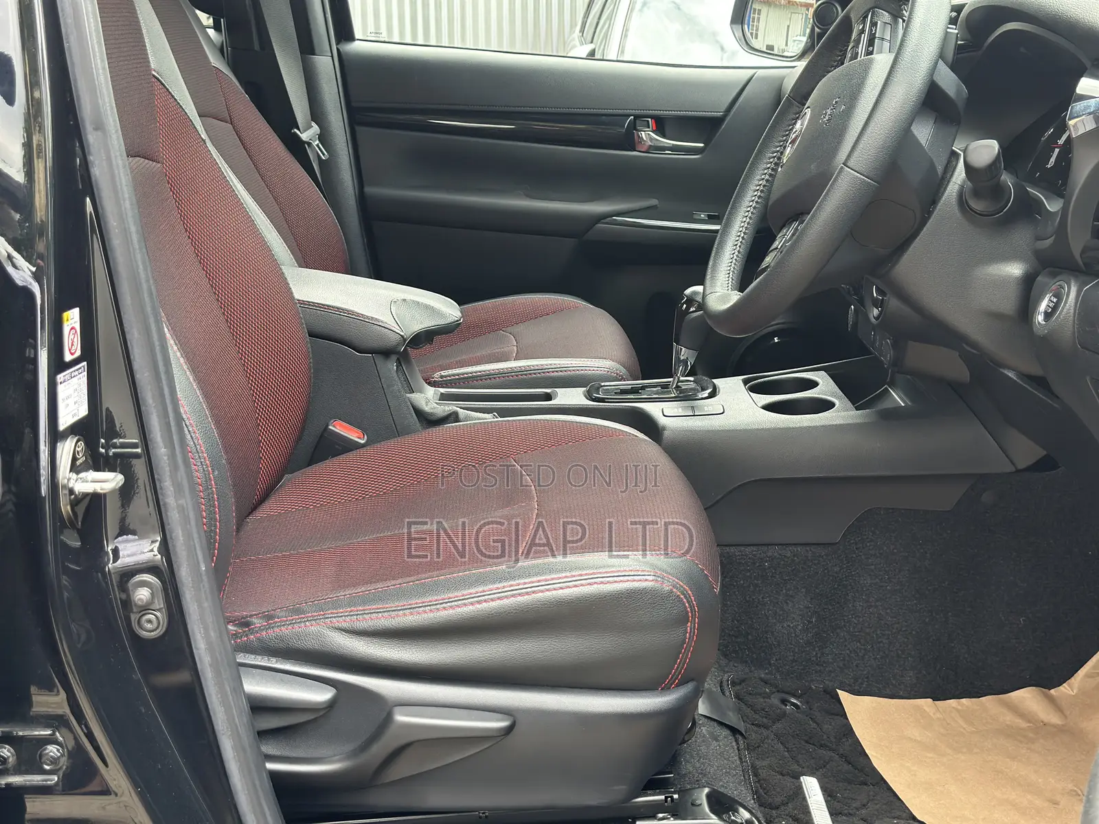 Toyota Hilux 2020 Black