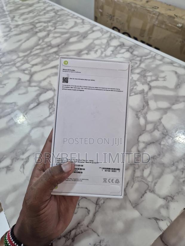 New Apple iPhone 15 Pro Max 256 GB White - thumbnail 4