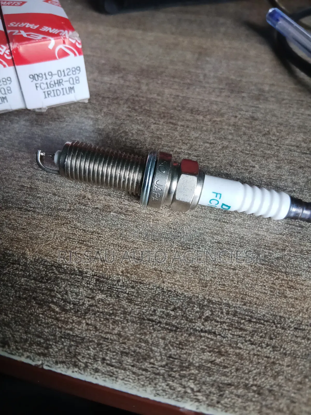 Denso Iridium Spark Plugs Fc16hr-Q8 Made in Japan.