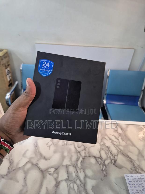 New Samsung Galaxy Z Fold 5 512 GB Blue - thumbnail 3