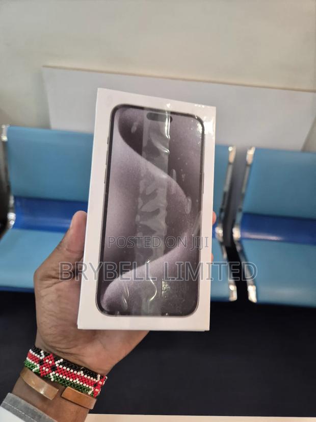 New Apple iPhone 15 Pro Max 256 GB Black