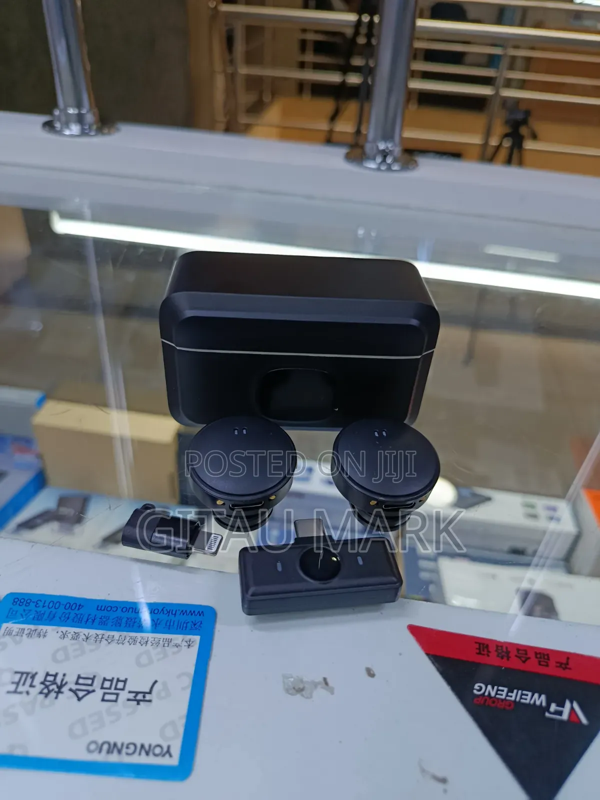 Q8 Dual Wireless Mics