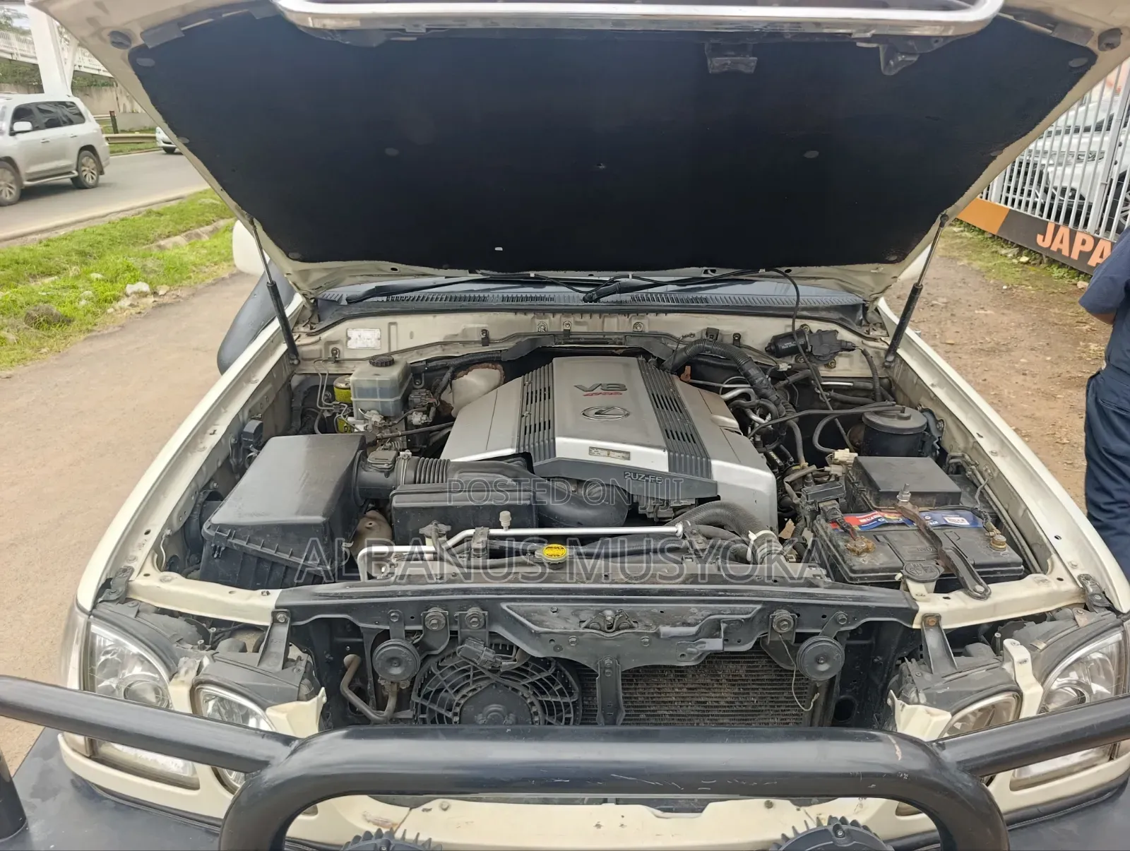 Toyota Land Cruiser 2001 White
