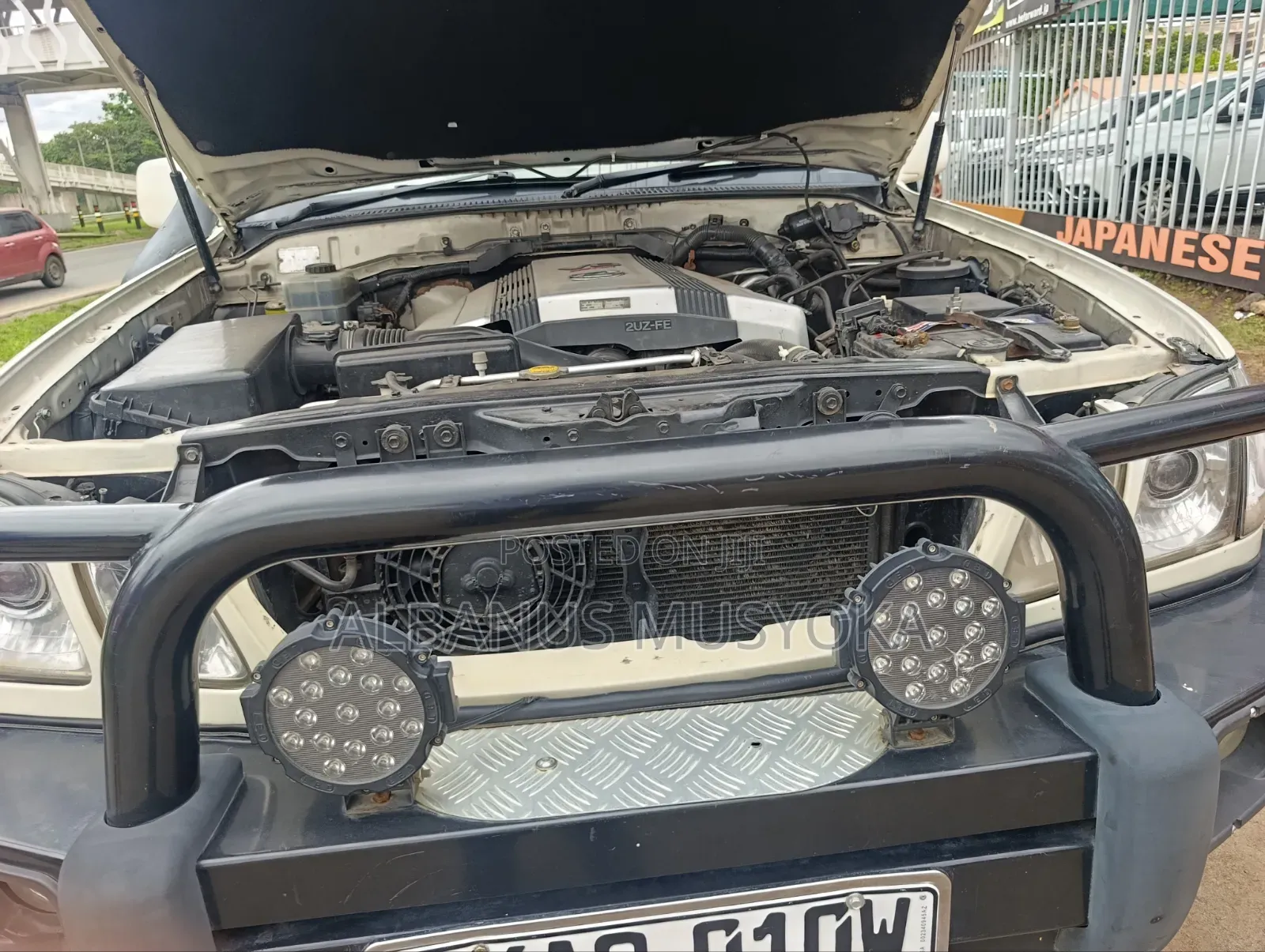 Toyota Land Cruiser 2001 White