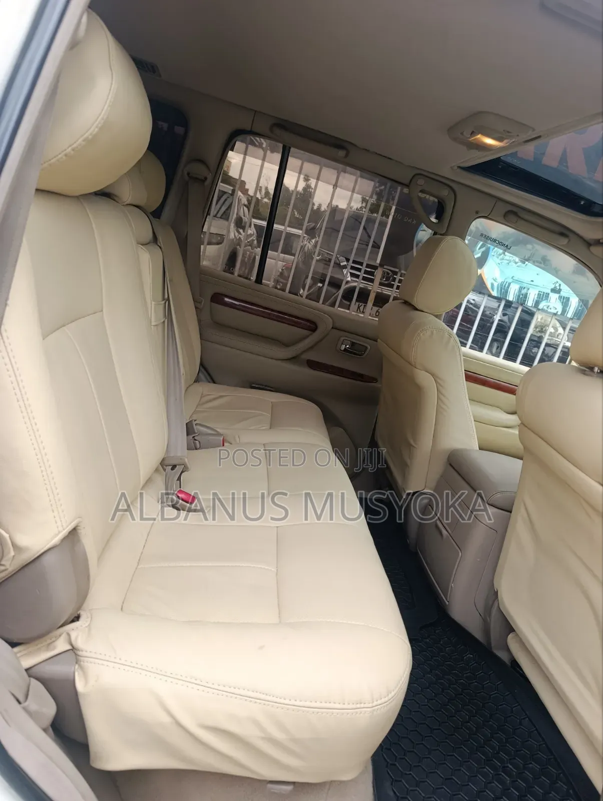 Toyota Land Cruiser 2001 White